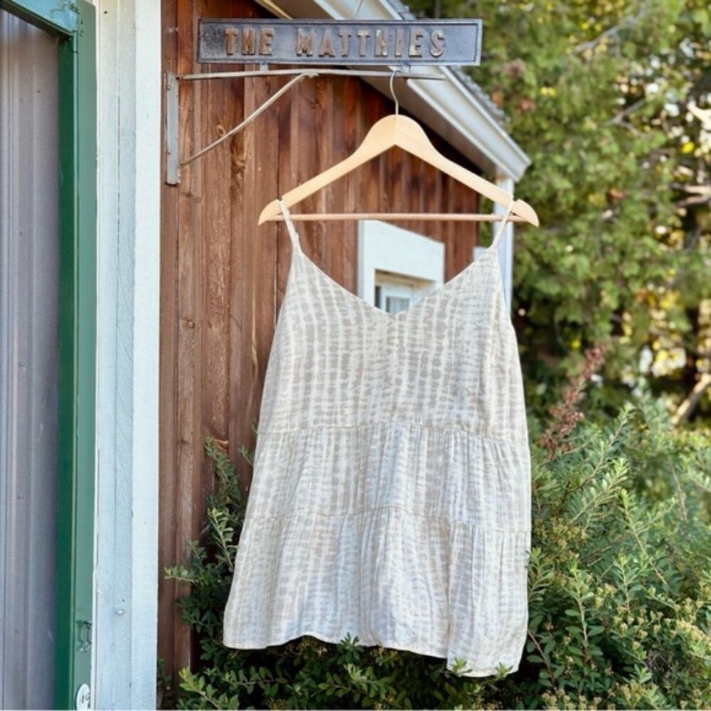 Old Navy tiered sun top with ruched back  rayon  creamlight stone  XL